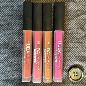 4 Huda Beauty Lipsticks